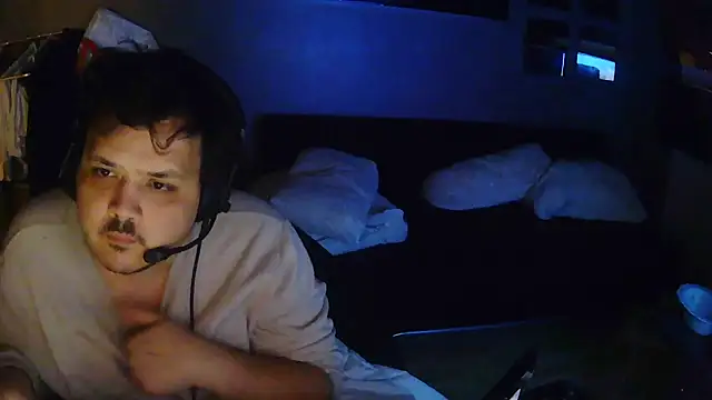 Snapshot of Bebemickey75 chatting on 11.28.25 Bebemickey75 online show from 11.28.25