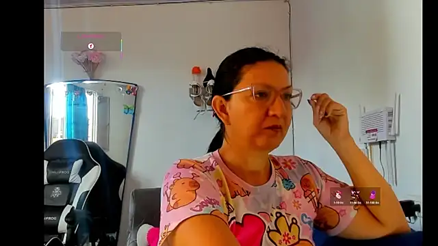 Snapshot of Angelblue_ chatting on 06.25.26 Angelblue online show from 06.25.26