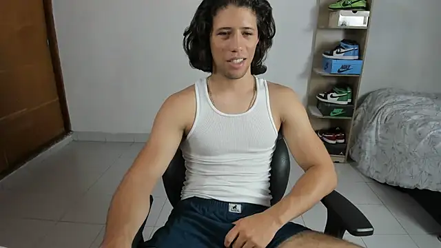 Snapshot of imtonny19 chatting on 02.13.25 imtonny19 online show from 02.13.25