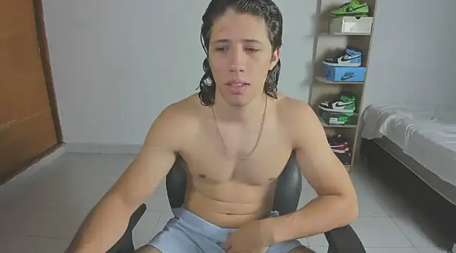 Snapshot of imtonny19 chatting on 03.04.25 imtonny19 online show from 03.04.25