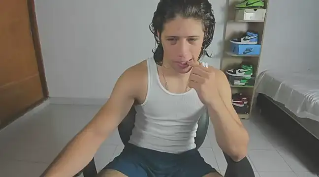 Snapshot of imtonny19 chatting on 03.05.25 imtonny19 online show from 03.05.25