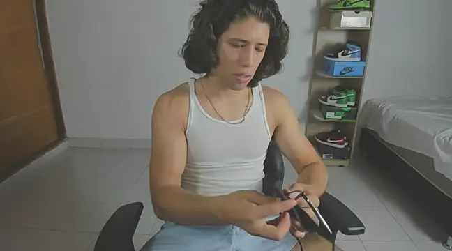 Snapshot of imtonny19 chatting on 03.08.25 imtonny19 online show from 03.08.25