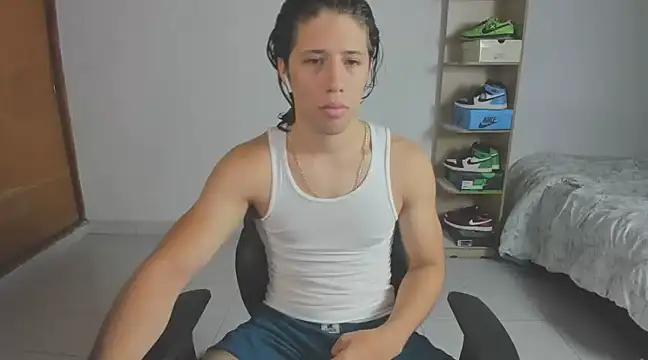 Snapshot of imtonny19 chatting on 03.22.25 imtonny19 online show from 03.22.25