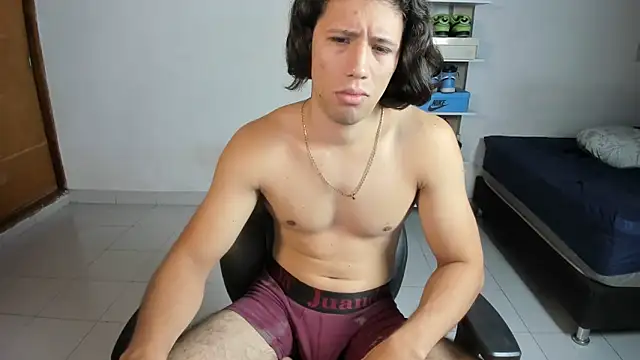 Snapshot of imtonny19 chatting on 11.15.25 imtonny19 online show from 11.15.25