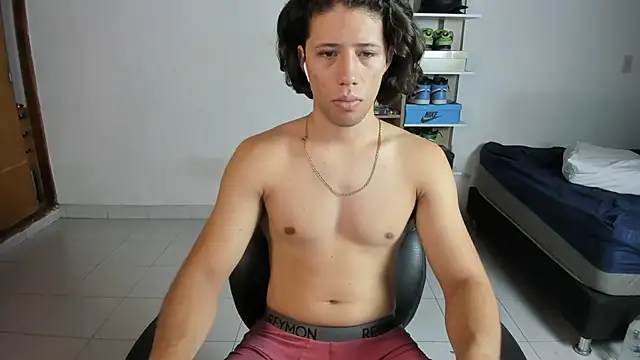 Snapshot of imtonny19 chatting on 11.30.25 imtonny19 online show from 11.30.25