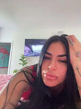 Karoltriguena online show from 03.08.26