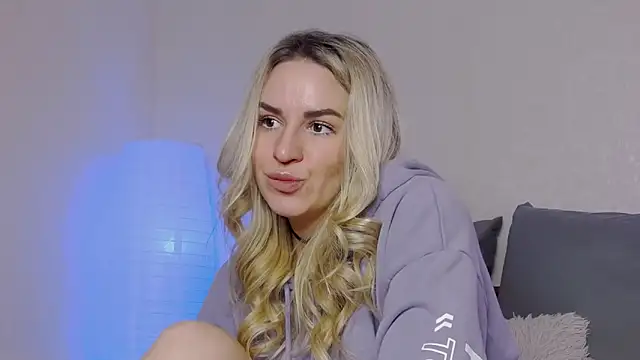 SofiJames online show from 12.22.24