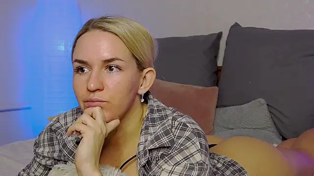 SofiJames online show from 12.29.24