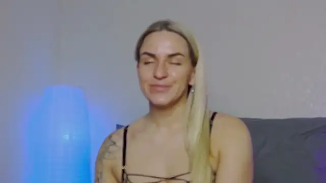 SofiJames online show from 01.03.25