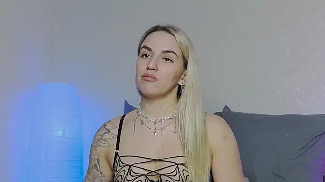 SofiJames online show from 01.25.25