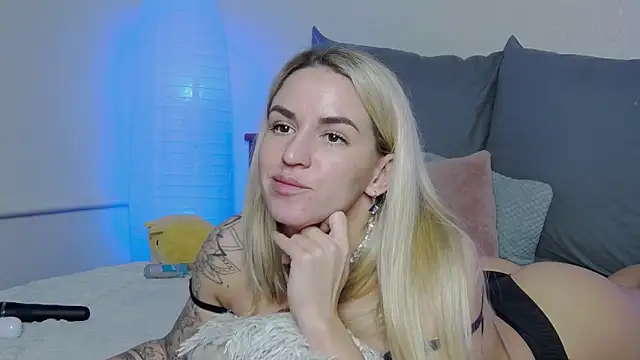 SofiJames online show from 01.25.25