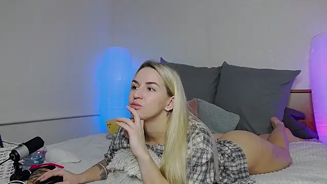 SofiJames online show from 02.01.25