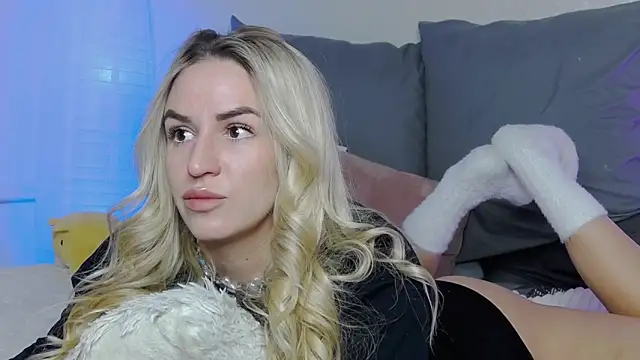 SofiJames online show from 02.07.25