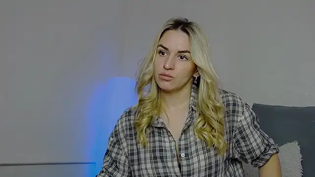 SofiJames online show from 02.16.25