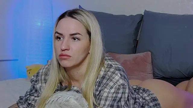 SofiJames online show from 02.23.25