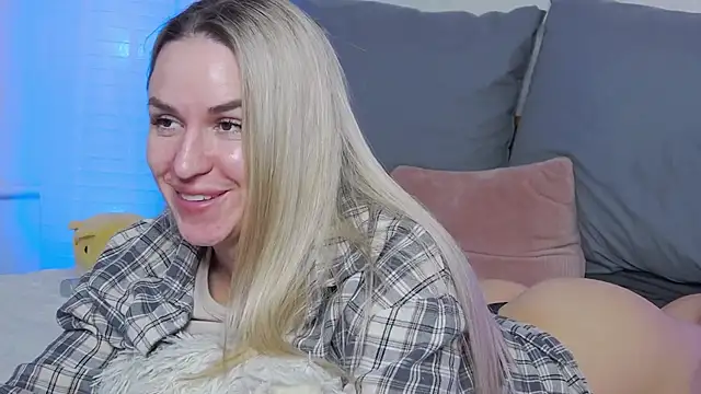 SofiJames online show from 03.04.25