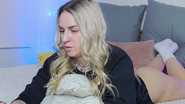 SofiJames online show from 03.06.25