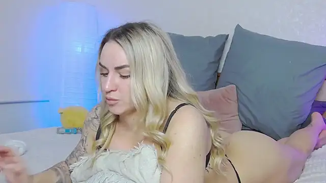 SofiJames online show from 03.12.25