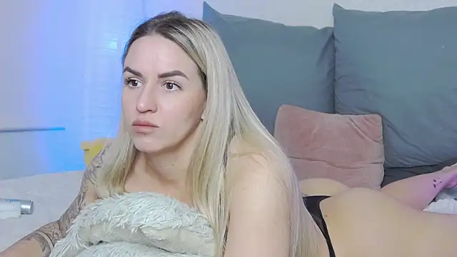 SofiJames online show from 03.22.25