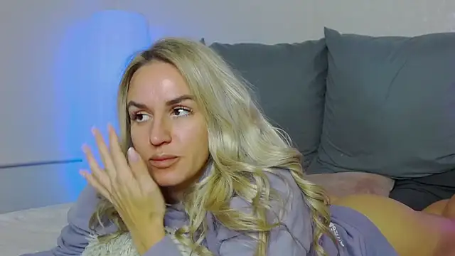 SofiJames online show from 10.07.25