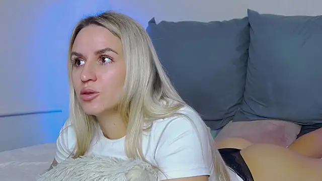 SofiJames online show from 10.26.25