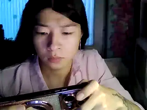 CarlyJoy online show from 04.08.26