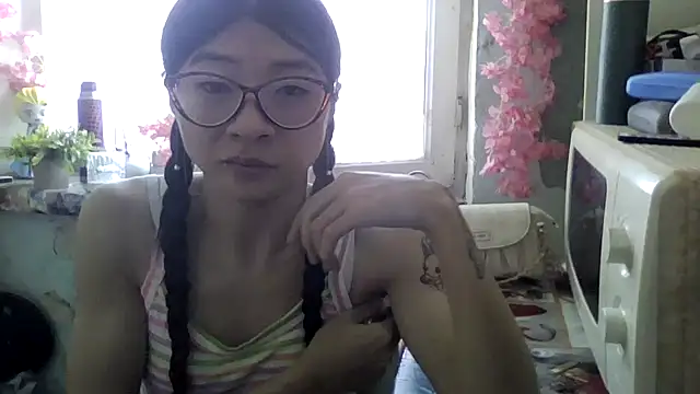 CarlyJoy online show from 04.14.26