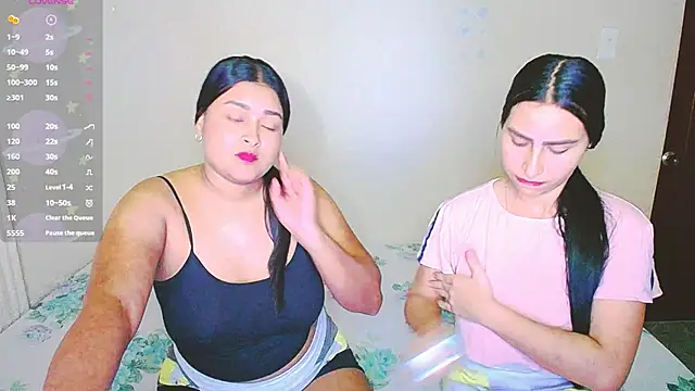 Snapshot of violeta_rous chatting on 03.19.25 violeta rous online show from 03.19.25