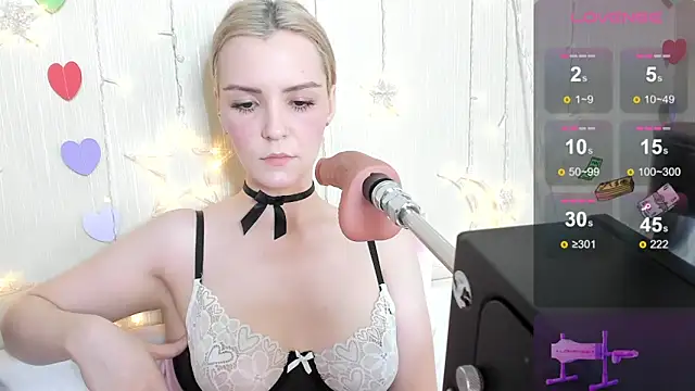 Kaya Devis online show from 09.20.25