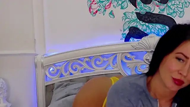 CrissyTaylor online show from 02.16.25