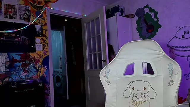 Sunny Mouse  online show from 10.06.25