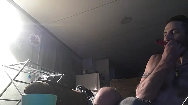 Snapshot of Bi_curious86 chatting on 10.18.25 Bi curious86 online show from 10.18.25
