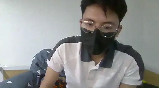 Snapshot of Gwencloudy chatting on 01.19.25 Gwencloudy online show from 01.19.25