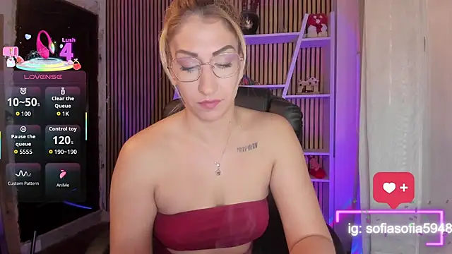 Snapshot of sofiah_ chatting on 02.19.26 sofiah online show from 02.19.26