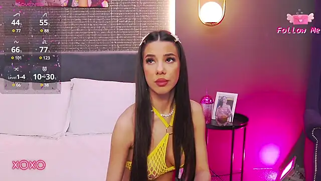 Snapshot of LaraKent chatting on 02.03.25 LaraKent online show from 02.03.25