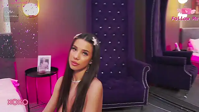 Snapshot of LaraKent chatting on 02.04.25 LaraKent online show from 02.04.25