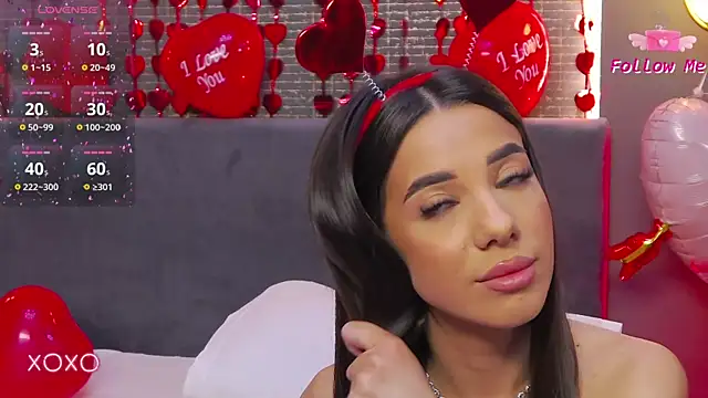 Snapshot of LaraKent chatting on 02.14.25 LaraKent online show from 02.14.25