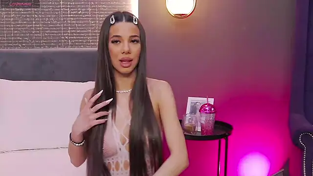 Snapshot of LaraKent chatting on 02.26.25 LaraKent online show from 02.26.25