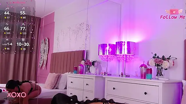 Snapshot of LaraKent chatting on 11.12.25 LaraKent online show from 11.12.25