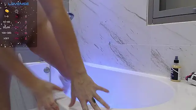 RubyLynxx online show from 12.21.25