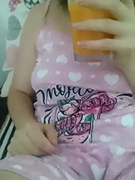 Snapshot of bruna_safadinhaa chatting on 06.14.26 bruna safadinhaa online show from 06.14.26