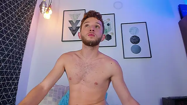 Snapshot of Juan_Castano chatting on 03.04.25 Juan Castano online show from 03.04.25