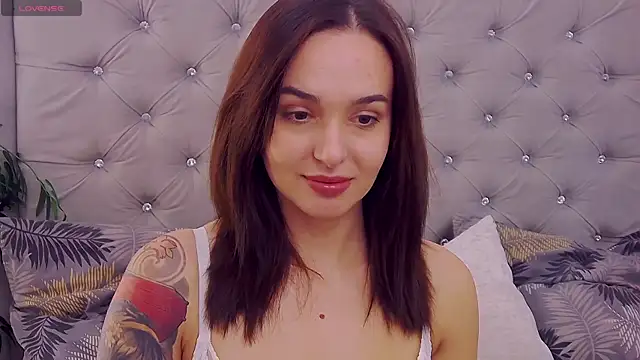 Snapshot of MeIisaLove chatting on 11.21.25 MeIisaLove online show from 11.21.25