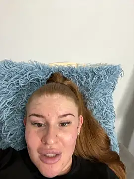 Snapshot of alexababy chatting on 10.15.25 alexababy online show from 10.15.25