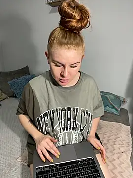 Snapshot of alexababy chatting on 10.16.25 alexababy online show from 10.16.25