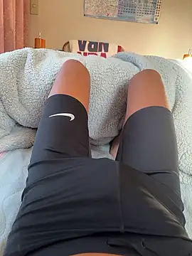 Snapshot of TYTYTYTY130130 chatting on 11.28.25 TYTYTYTY130130 online show from 11.28.25