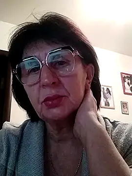 Snapshot of AlbinaXPretty chatting on 12.15.24 AlbinaXPretty online show from 12.15.24