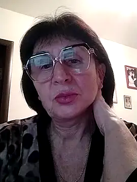 Snapshot of AlbinaXPretty chatting on 12.15.24 AlbinaXPretty online show from 12.15.24
