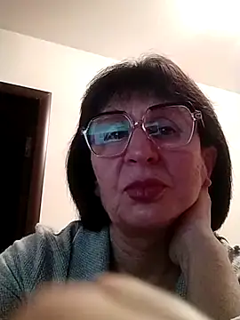Snapshot of AlbinaXPretty chatting on 12.17.24 AlbinaXPretty online show from 12.17.24