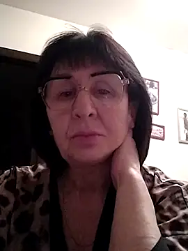Snapshot of AlbinaXPretty chatting on 01.20.25 AlbinaXPretty online show from 01.20.25